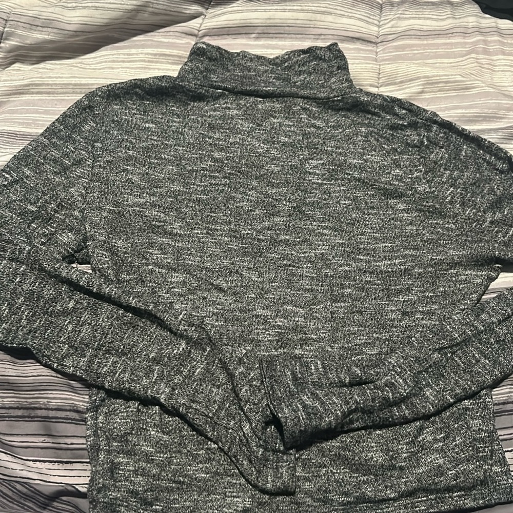 Grey turtle neck long sleeve shirt